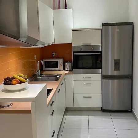 George Apartment, Renovated 2024, Downtown Apartamento