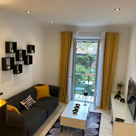 George Apartment, Renovated 2024, Downtown