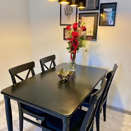 George Apartment, Renovated 2024, Downtown Apartment *