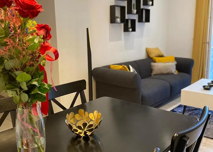 George Apartment, Renovated 2024, Downtown Apartament