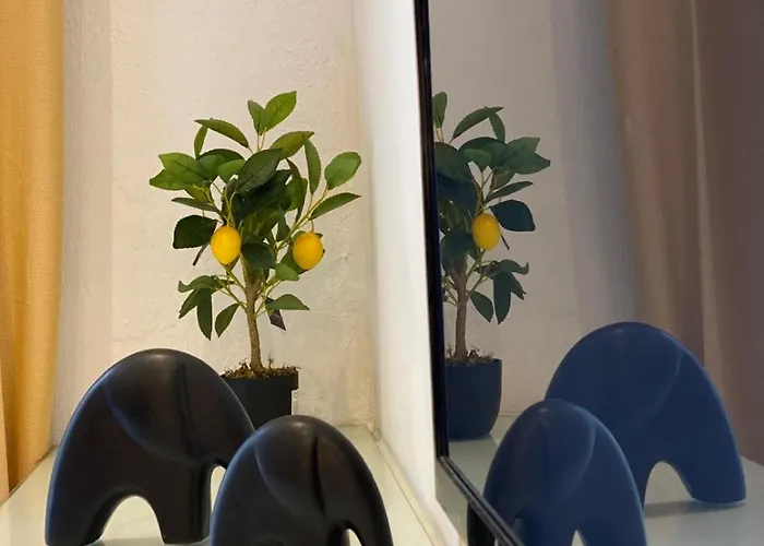 George Apartment, Renovated 2024, Downtown *