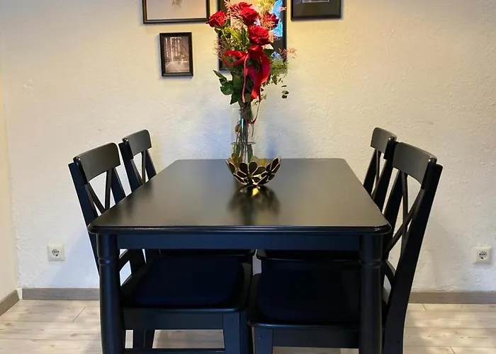 George Apartment, Renovated 2024, Downtown Apartament