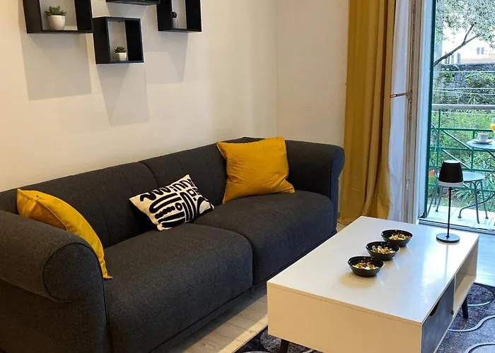 George Apartment, Renovated 2024, Downtown Apartament