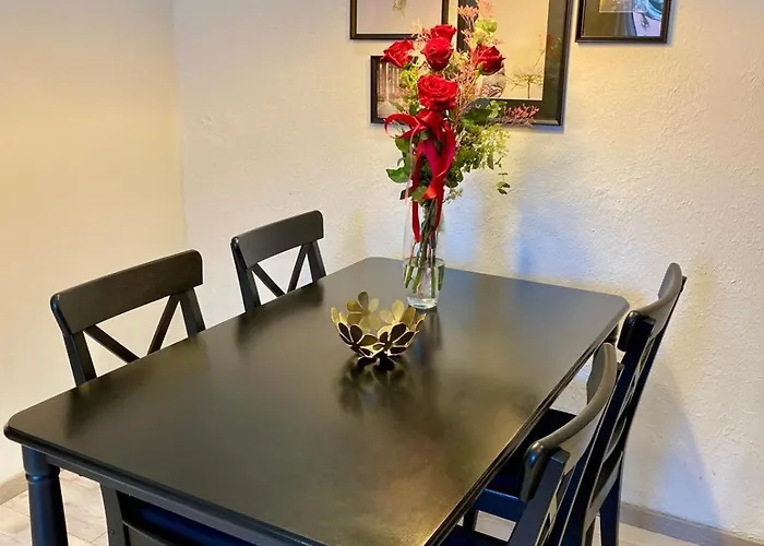 George Apartment, Renovated 2024, Downtown Apartament *